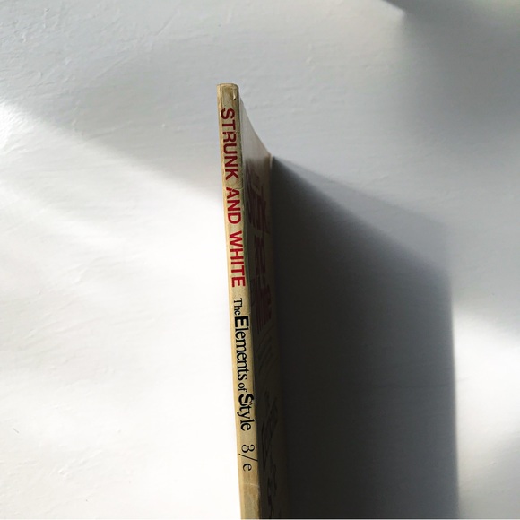 The Elements of Style (Third Edition) by William Strunk Jr. and E.B. White - Picture 3 of 5